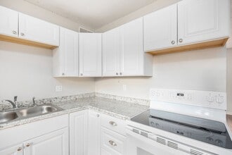 Building Photo - Beautiful 2BR/1BA Duplex in Independence!