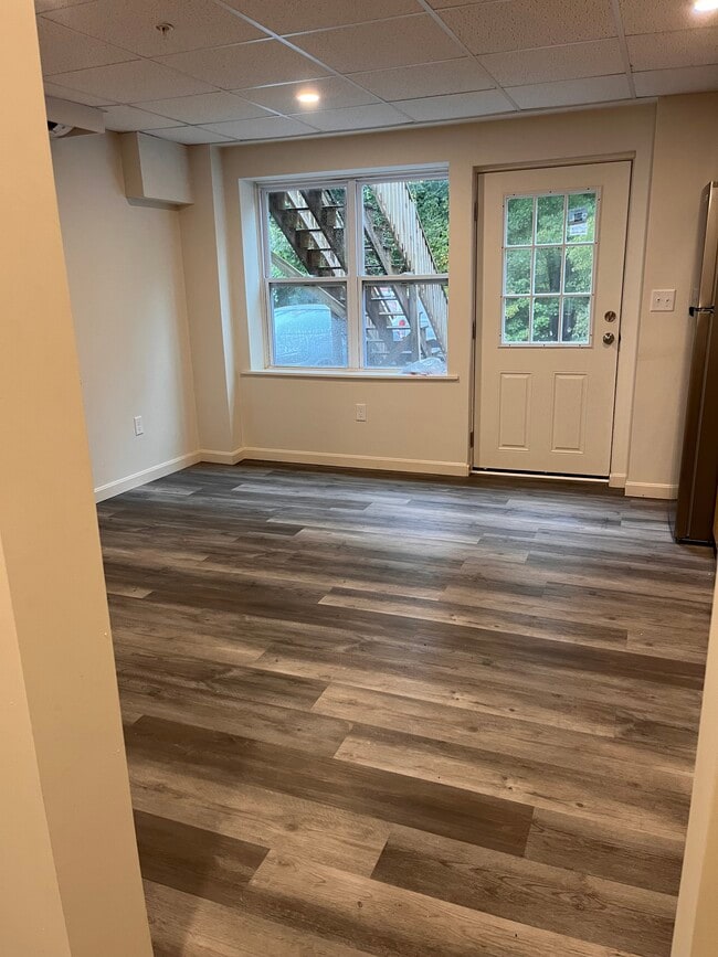 Building Photo - 149 Border St