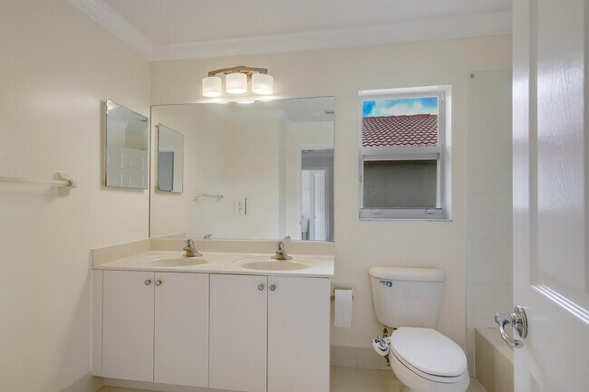 Building Photo - 10208 White Water Lily Way