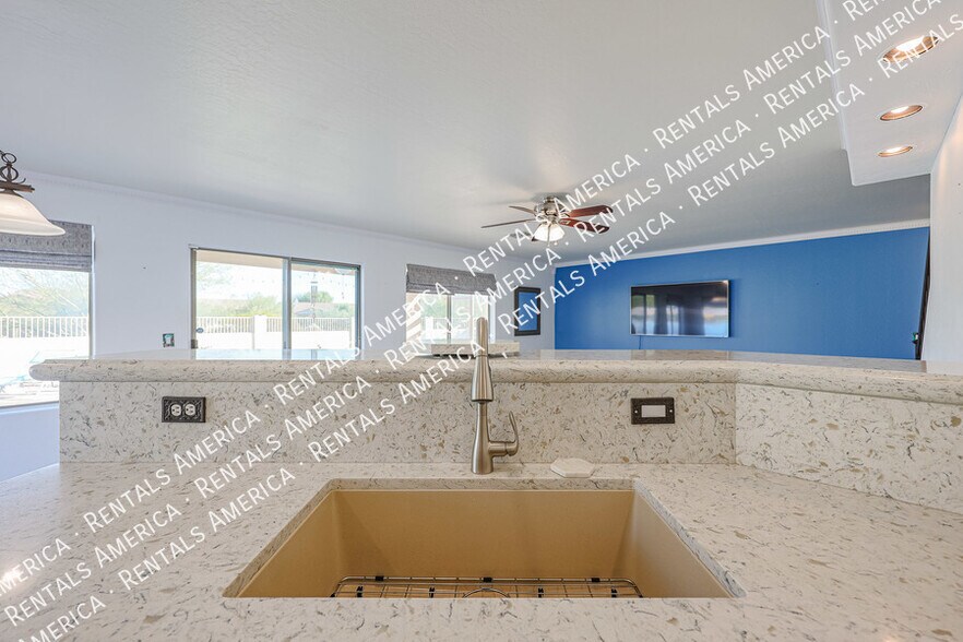 Building Photo - 10402 E Nice Ct