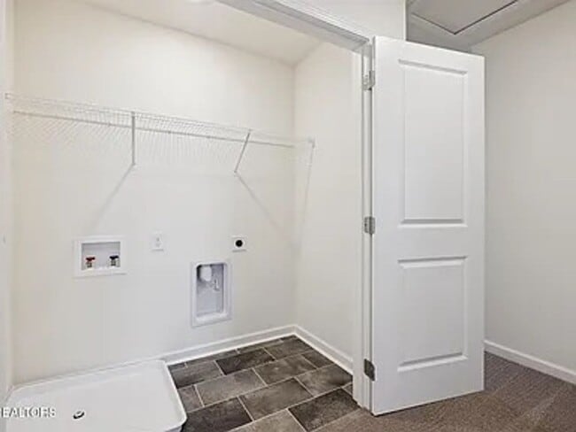 Building Photo - KODAK LOCATION! Lots of Amenities!!