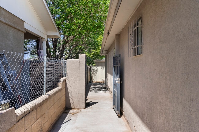Building Photo - Terra Cotta