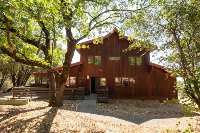 Building Photo - Charming Lindal Cedar Home on 10 Acres