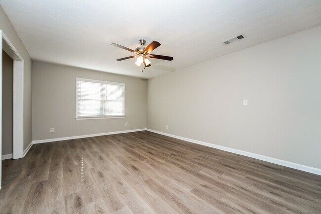 Building Photo - 2130 Grayfield Dr