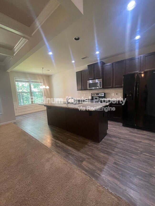 Building Photo - 7350 Silk Tree Pt