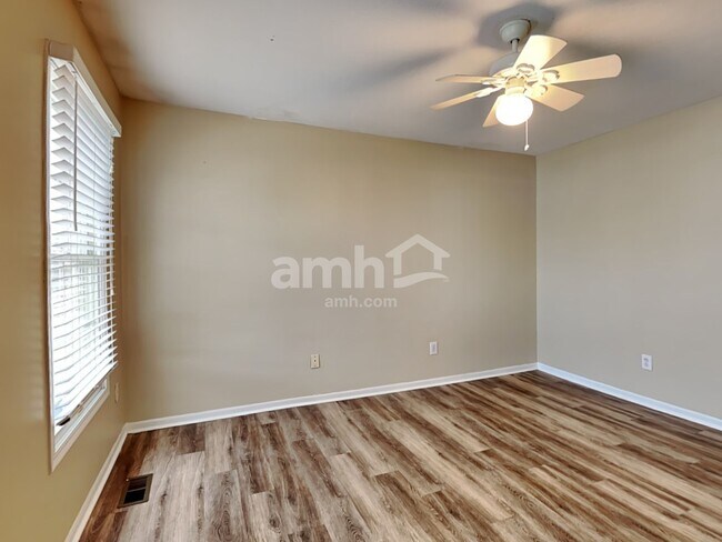 Building Photo - 5785 Chase Run