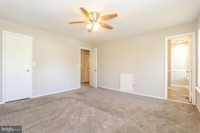 Building Photo - 190 Peregrine Dr