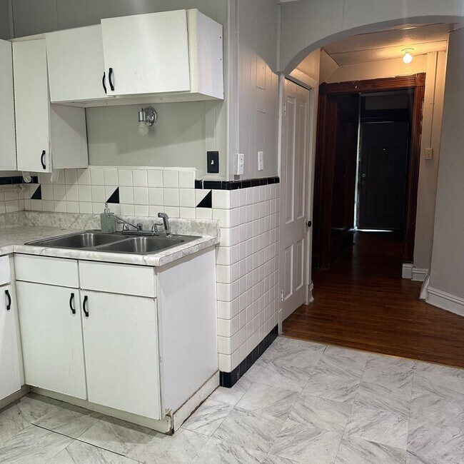 Building Photo - 4642 Farlin Ave