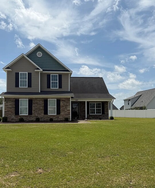 Building Photo - 5819 Cornfield Ave