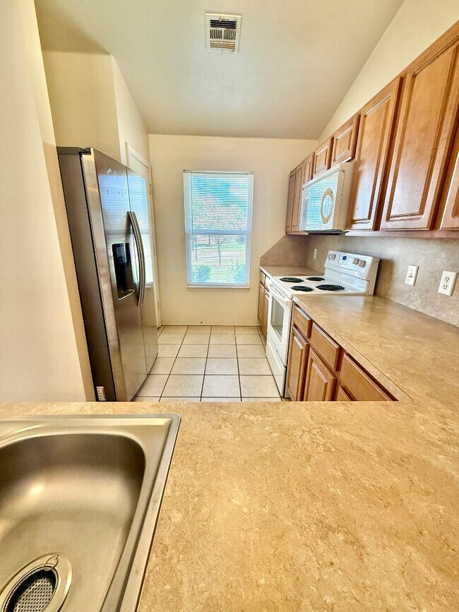 Building Photo - 2821 Fennel Rd