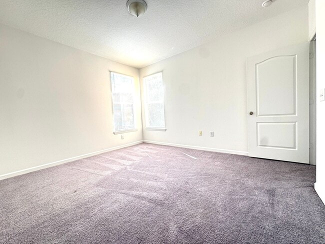 Building Photo - Updated 3 Bedroom, 2 Bath Mirabella Condo ...