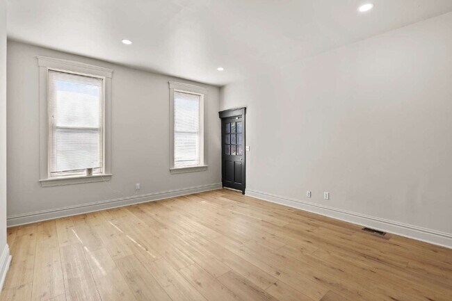 Building Photo - Live in Style – 1BR Townhouse in McKinley ...