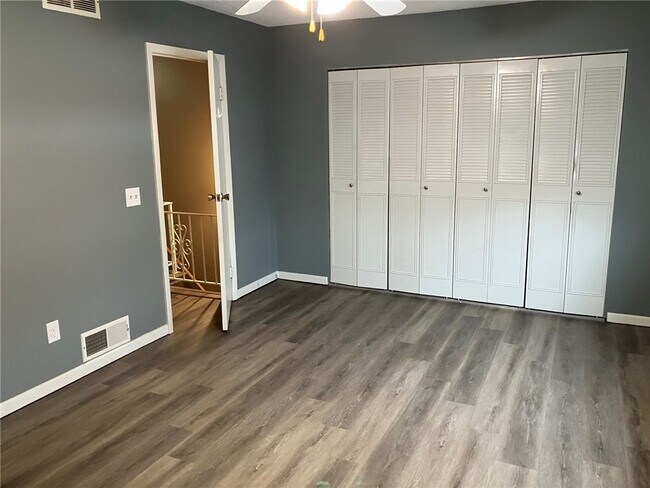 Building Photo - 553 French Rd