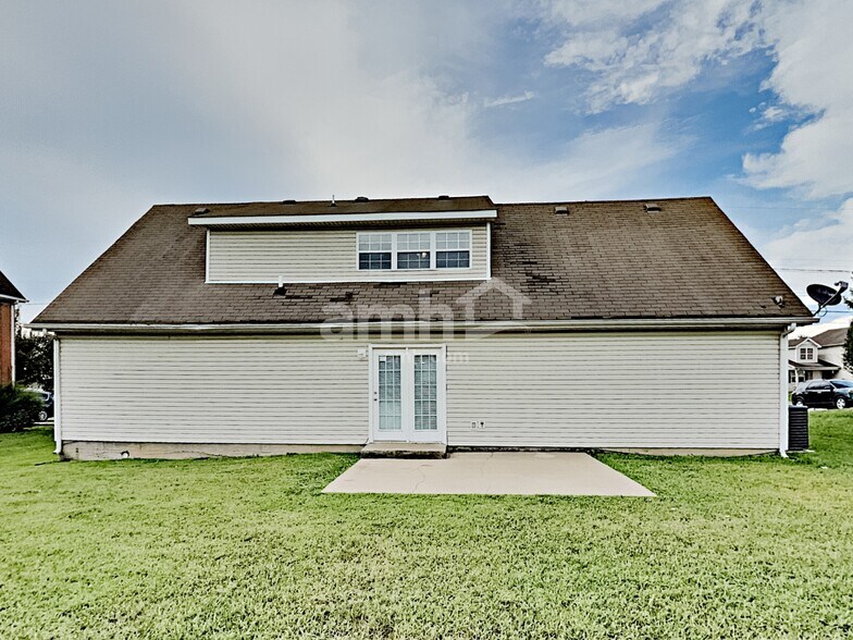 Building Photo - 1137 Benton Mason Dr