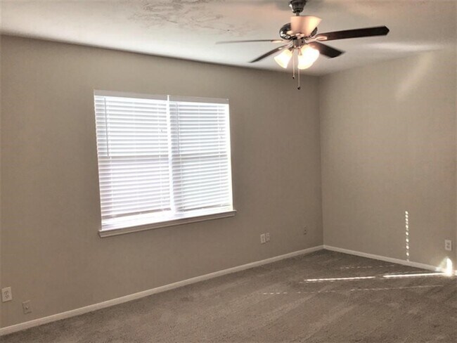 Building Photo - 3927 Dogwood Bough Ln