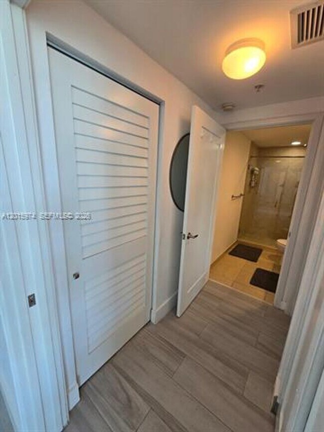 Building Photo - 325 S Biscayne Blvd