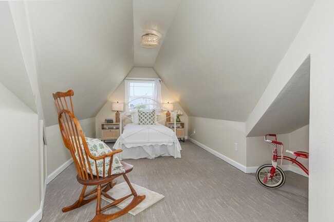 Building Photo - Beautiful Historic Multi Generational home in Heart of Snohomish