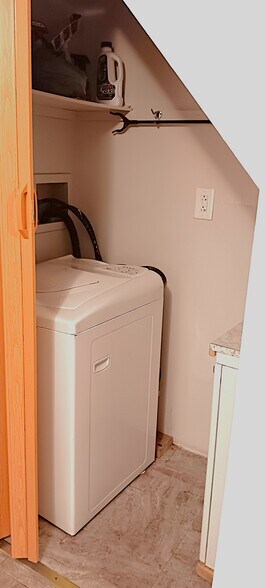 Building Photo - 1017 Hollins St