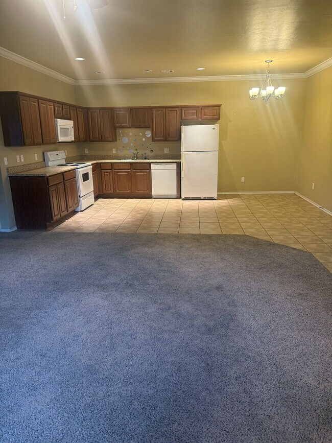 Building Photo - 10305 NW 38th Terrace