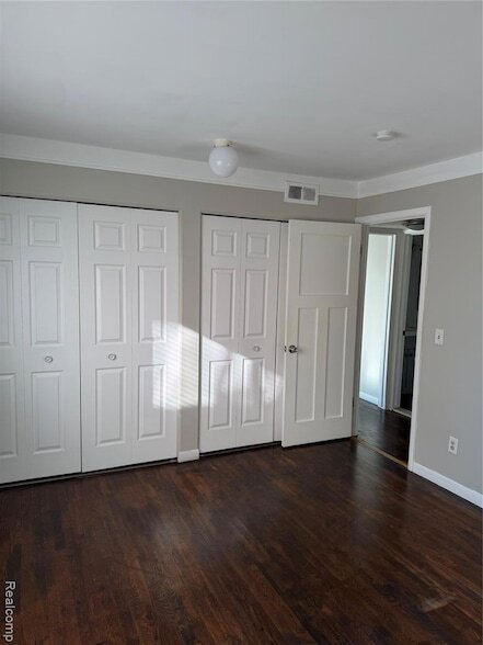 Building Photo - 1249 Island Dr