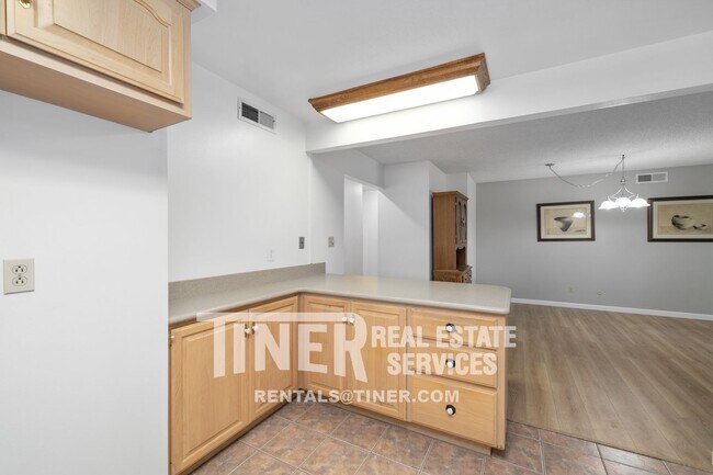 Building Photo - 4935 Kurz Cir