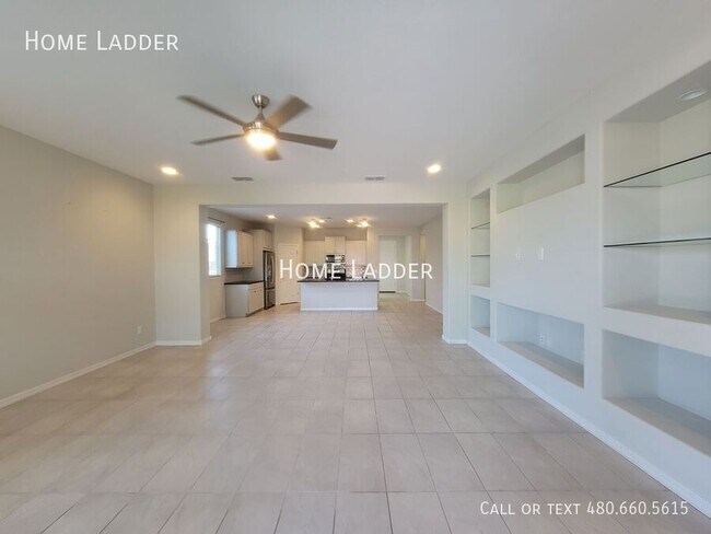 Building Photo - 25932 W Quail Ave