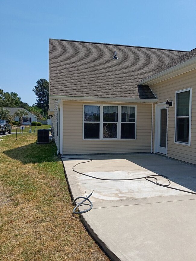 Building Photo - BRIDGEPORT