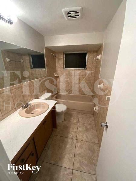 Building Photo - 3641 Windham Dr