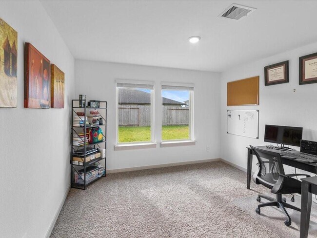 Building Photo - 1702 Maclane Ct