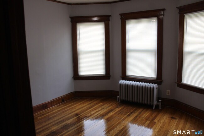 Building Photo - 45 Grandview Terrace