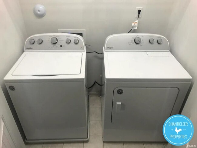 Building Photo - 5 Belhaven Dr