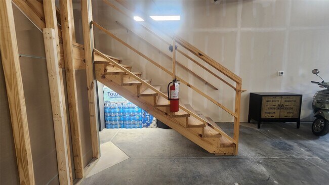 Building Photo - 1435 FM 1463