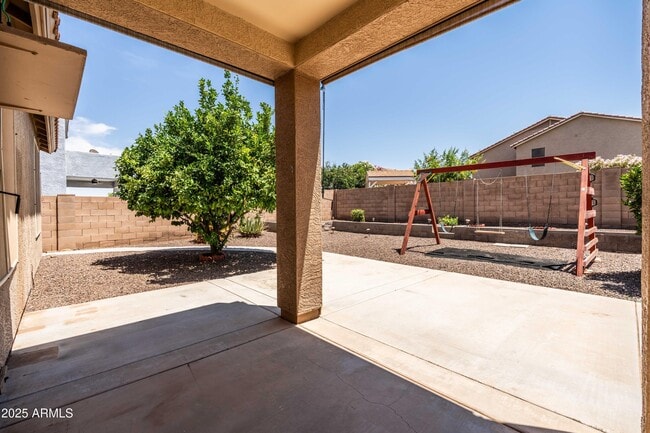 Building Photo - 2177 W Agrarian Hills Dr