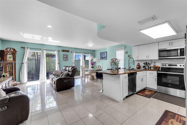 Building Photo - 13751 SW 160th St
