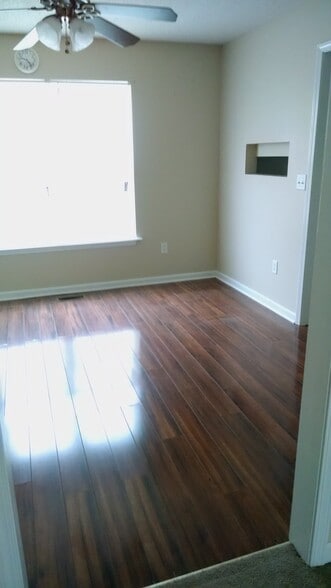 Hardwood flooring - 4803 Marion Ripley Rd
