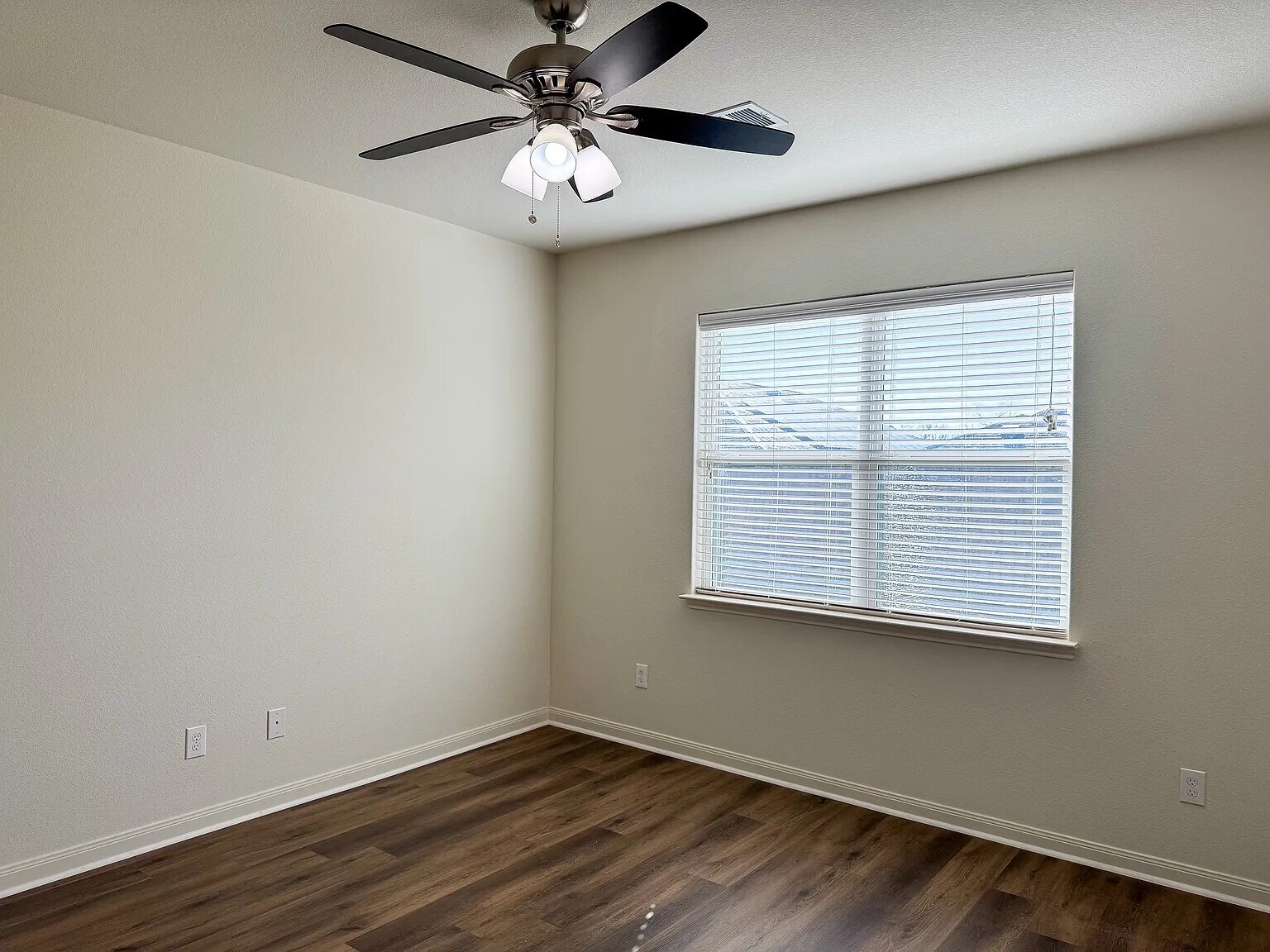 Building Photo - 1627 White Mountain Way