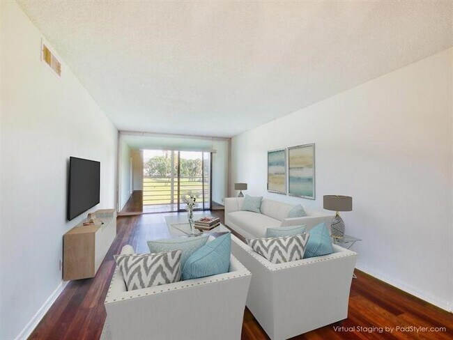 Building Photo - 4701 Martinique Dr