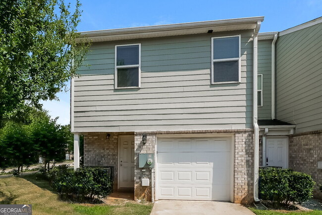 Building Photo - 1645 Hydrangea Ln