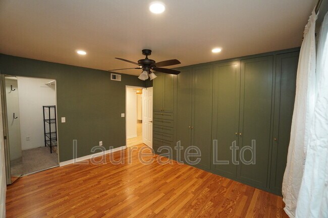 Building Photo - 431 Wright St