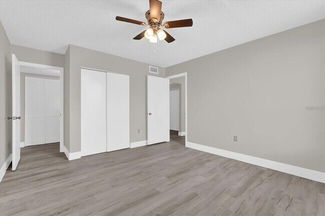 Building Photo - 544 Orange Dr