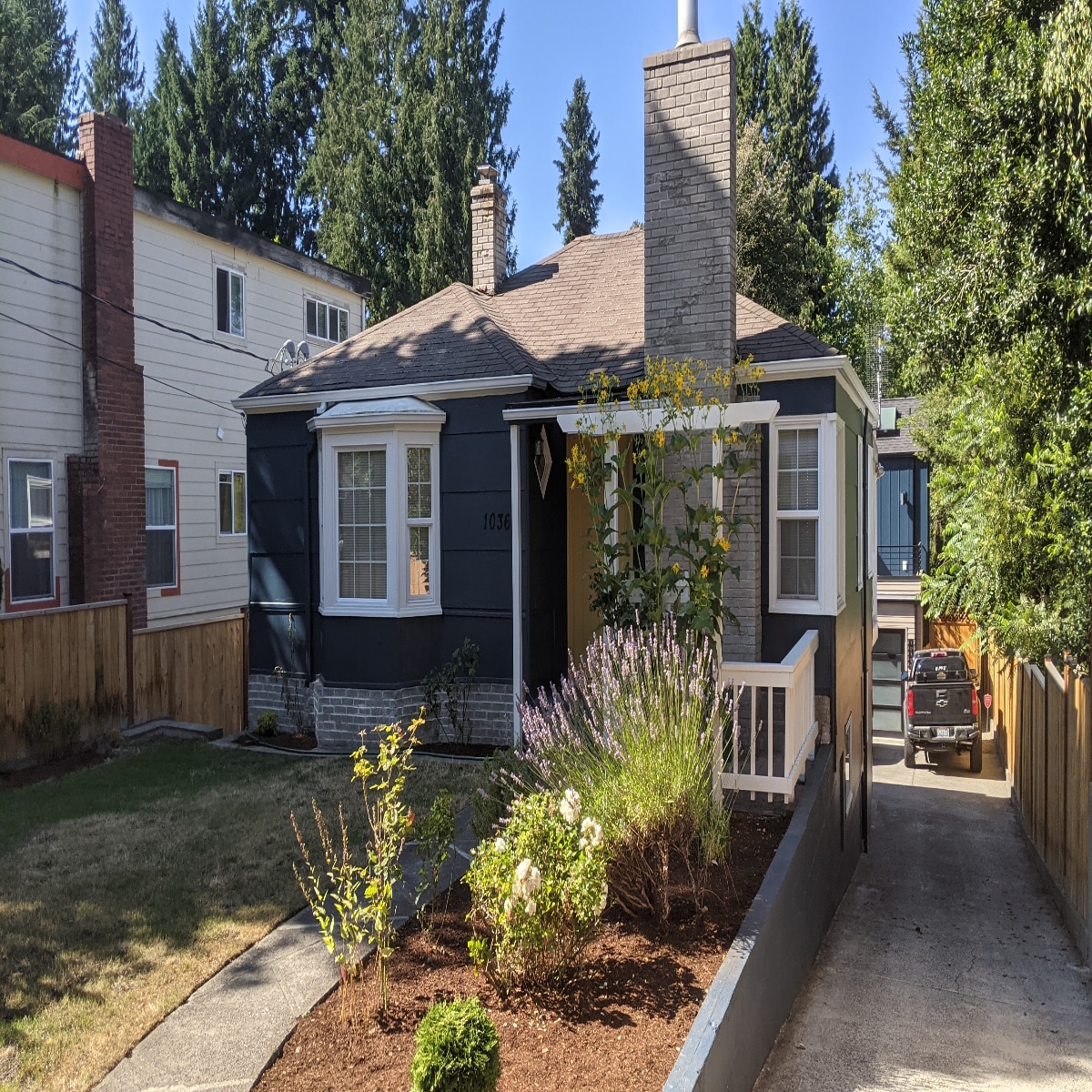 Building Photo - 1036 NE 102nd St