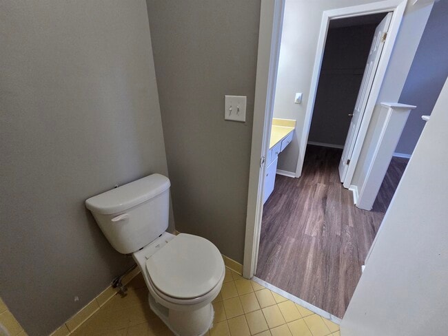 Building Photo - 6369 Golden Park Dr