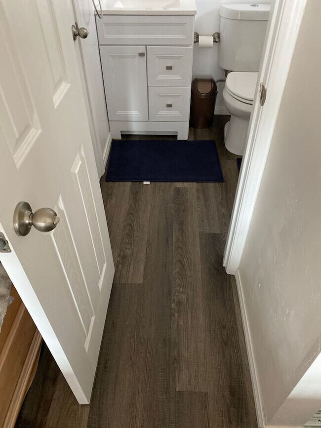 Building Photo - 910 S Lincoln Ave