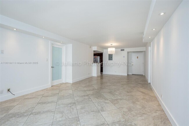 Building Photo - 6039 Collins Ave