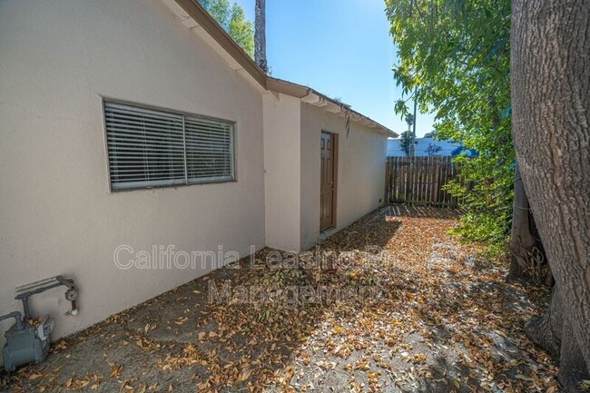 Building Photo - 20865 Burbank Blvd