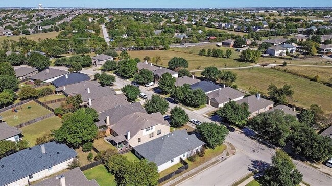 Building Photo - 3300 Winding Shore Ln