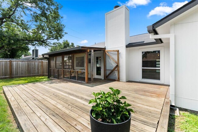 Building Photo - 5606 Honey Dew Terrace