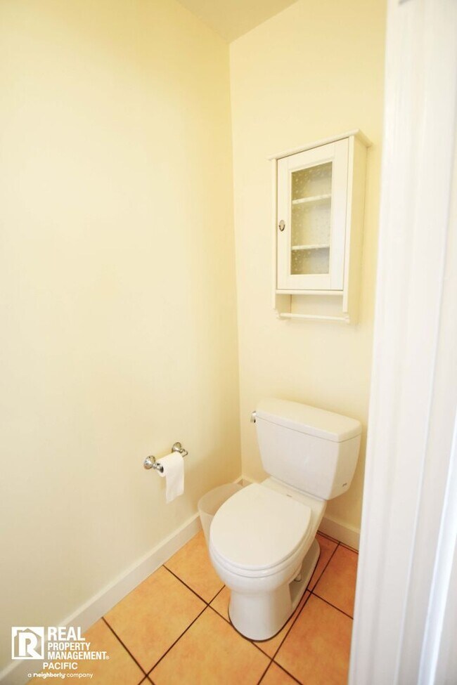 Building Photo - Cozy 3 Bedroom Near 4th Street - Ready to move in!