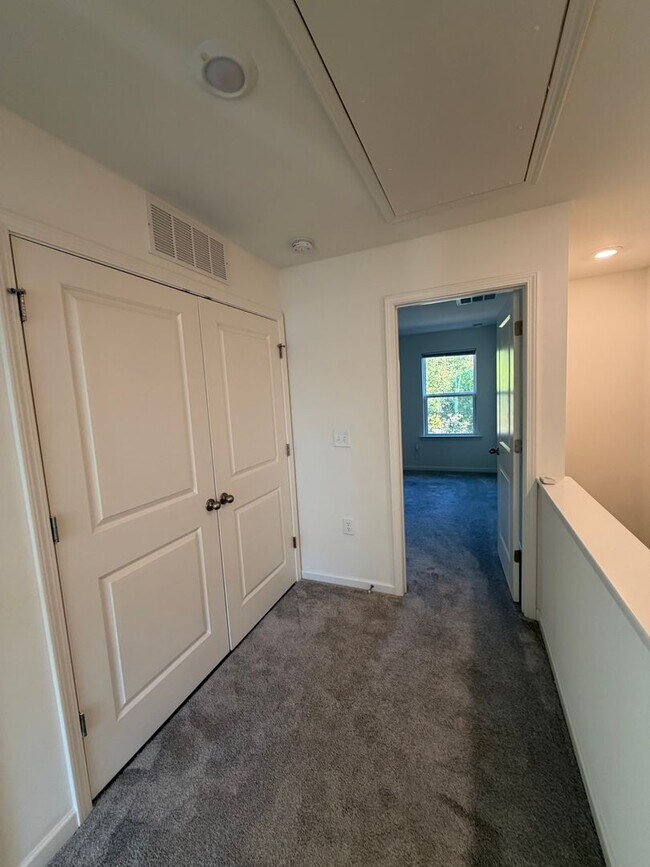 Building Photo - NEW LISTING ALERT!  Beautiful 2-Bedroom To...