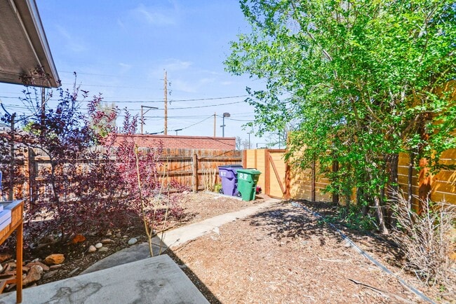 Building Photo - 2Bed/1bath beautiful Home close to City Park